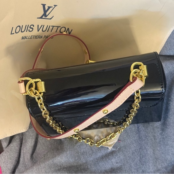 Elegant Black and Gold Designer Inspired  Handbag - Picture 6 of 15